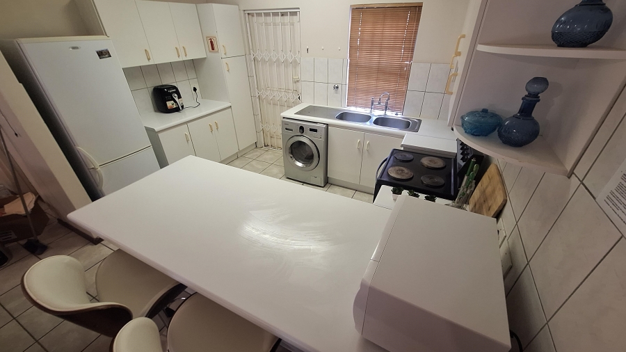 3 Bedroom Property for Sale in Gordons Bay Central Western Cape
